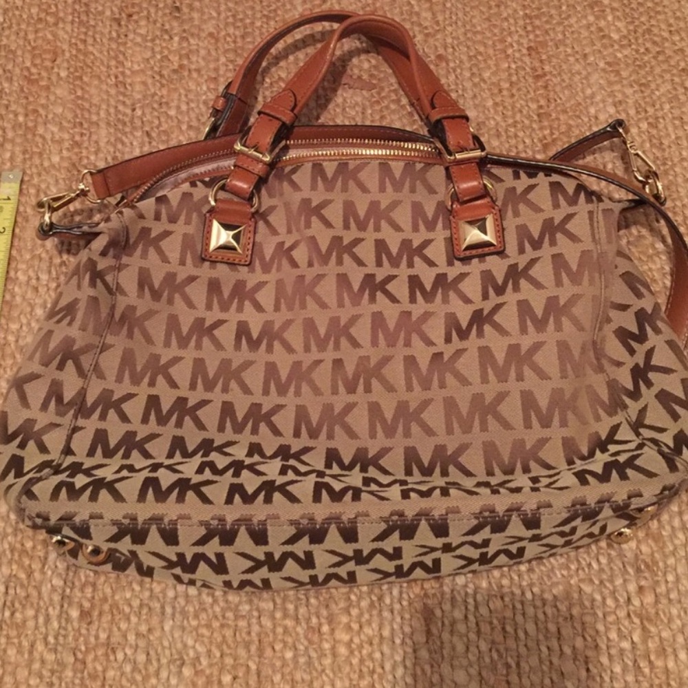 Used Authentic Michael Kors